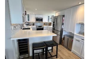 1901 Brickell Ave APT B1809, Miami, FL 33129, - MLS#A12002179