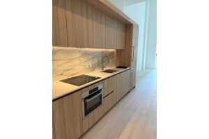 77 Se 5th Street 1011, Miami