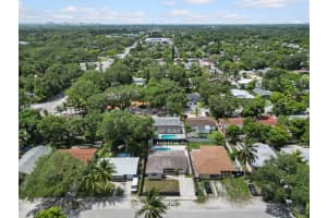 560 Ne 161st St Miami, FL 33162 - MLS#A12002241