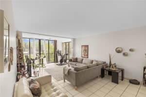 16175 Golf Club Rd APT 212, Weston, FL 33326, - MLS#A12002254