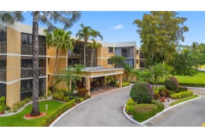 16175 Golf Club Rd APT 212, Weston, FL 33326, - MLS#A12002254