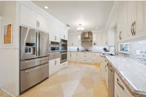 10740 SW 74th Ct, Miami, FL 33156, - MLS#A12002271