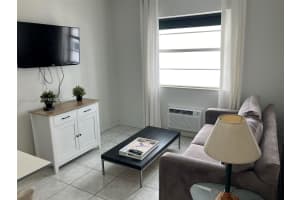 335 Ocean Dr APT 306, Miami Beach, FL 33139, - MLS#A12002287