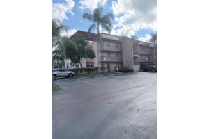 3040 Holiday Springs Blvd 110, Margate