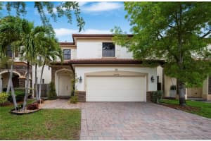 10045 Nw 86th Ter, Doral