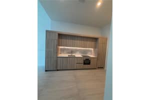 77 Se 5th Street 1010, Miami