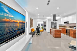 1002 10th St #1002, Miami Beach, FL 33139, - MLS#A12002406