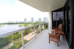 20185 E Country Club Dr 1105, Aventura