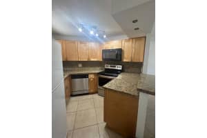 B, 8333 Lake Dr APT 101, Doral, FL 33166, - MLS#A12002438