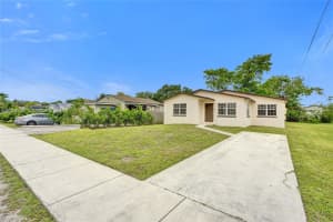 5532 Sw 22nd St West Park, FL 33023 - MLS#A12002463