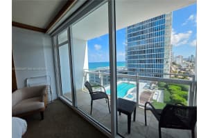 6801 Collins Ave 1014 Legal 1004 Door Miami Beach, FL 33141 - MLS#A12002509