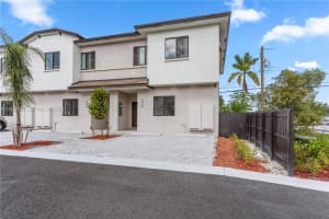 421 SW 1st St #1, Florida City, FL 33034, - MLS#A12002551