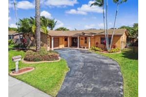 9837 Sw 194th St Cutler Bay, FL 33157 - MLS#A12002574