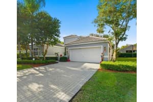2019 Cove Ln, Weston