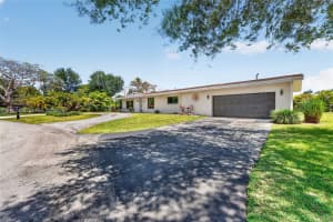 10431 Sw 82nd Ct Miami, FL 33156 - MLS#A12002593