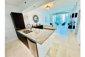 950 Brickell Bay Dr 3703, Miami