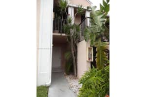 1190 Washington Cir 1190j, Homestead