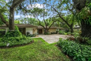 2140 Ne 190th Ter, Miami