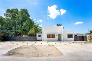 3040 Nw 93rd St, Miami