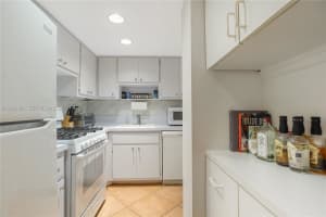 1205 Mariposa Ave Apt 102, Coral Gables, FL 33146, - MLS#A12002801