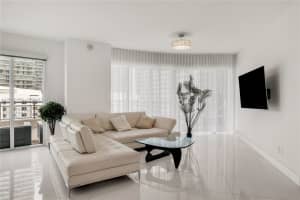 60 SW 13th St Apt 1124, Miami, FL 33130, - MLS#A12002805