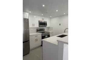 6870 SW 45th Ln Apartment 11, Miami, FL 33155, - MLS#A12002867