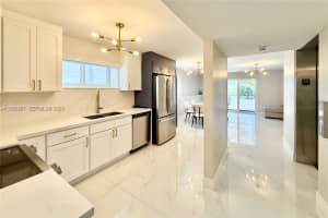 4122 Collins Ave # 2B, Miami Beach, FL 33140, - MLS#A12002887