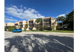 240 Lakeview Dr APT 112, Weston, FL 33326, - MLS#A12002894