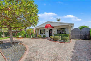 10841 Sw 68th Dr, Miami