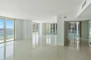 50 Biscayne, 50 Biscayne Blvd APT 2610, Miami, FL 33132, - MLS#A12002915