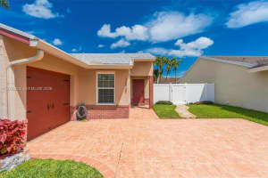 13721 Oak Ridge Dr, Davie, FL 33325, Sold 06/09/26