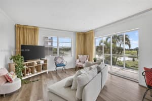 3048 E Sunrise Lakes Dr 221 Sunrise, FL 33322 - MLS#A12002965