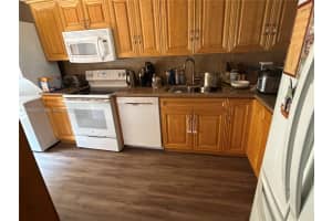 9955 Nw 10th St 24 Pembroke Pines, FL 33024 - MLS#A12003012