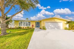 602 Malabar Ave Fort Pierce, FL 34949 - MLS#A12003042