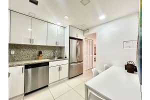 9500 W Bay Harbor Dr APT 2G, Bay Harbor Islands, FL 33154, - MLS#A12003043
