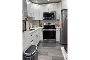 9350 Fontainebleau Blvd 413, Miami