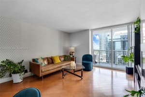 1200 Brickell Bay Dr 1924, Miami