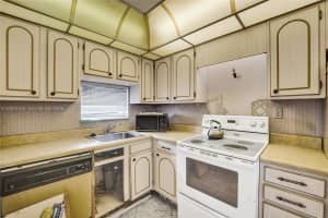 811 S Hollybrook Dr APT 207, Pembroke Pines, FL 33025, - MLS#A12003184