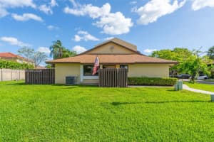 250 SW 97th Terrace, Pembroke Pines, FL 33025, - MLS#A12003272