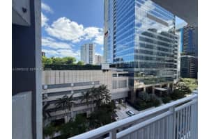 185 Se 14th Ter 808, Miami