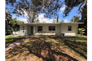 5765 Sw 48th St, Miami