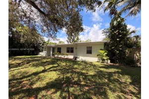 5765 SW 48th St, Miami, FL 33155, - MLS#A12003322