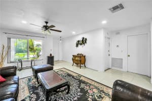 8135 Nw 39th St Coral Springs, FL 33065 - MLS#A12003399