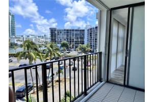 800 Parkview Dr APT 522, Hallandale Beach, FL 33009, - MLS#A12003419