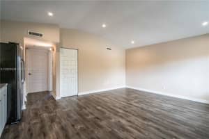 2412 NE 26th St #7, Fort Lauderdale, FL 33305, - MLS#A12003428