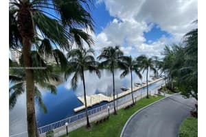 5077 Nw 7th St 1107, Miami