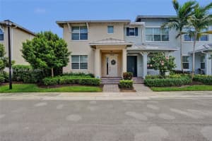 4002 Poinciana Ln, Hollywood, FL 33021, - MLS#A12003465