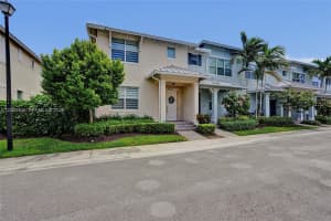 4002 Poinciana Ln, Hollywood, FL 33021, - MLS#A12003465