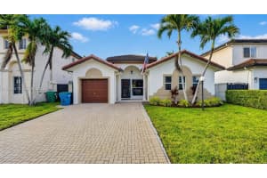 15893 Sw 138th Ter, Miami