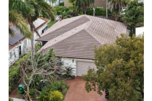 8746 Nw 140th Ln, Miami Lakes